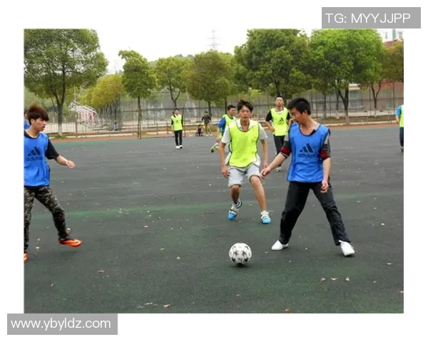 绿茵场上情谊长久足球巨星之间的深厚友谊故事 绿茵场上情谊长久足球巨星之间的深厚友谊故事